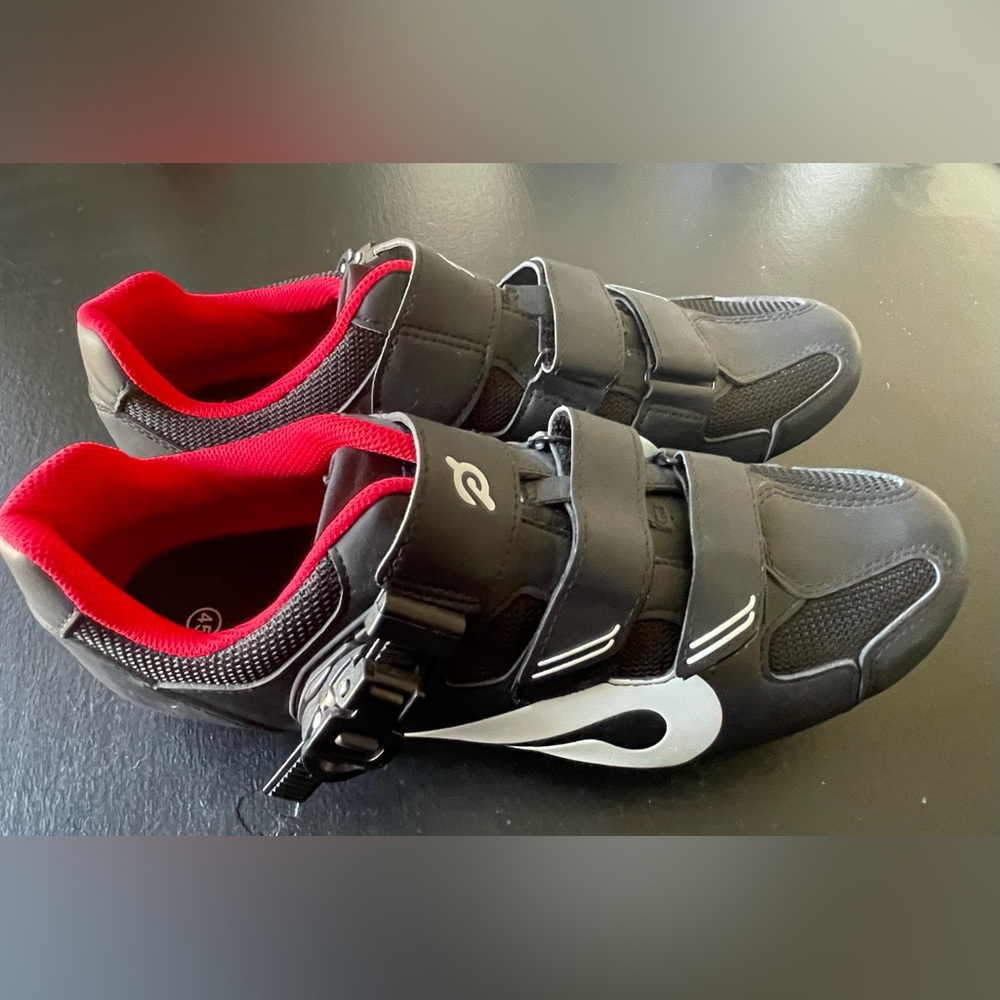 PELATON Black Red Cycling Shoes for Men or Women in Size 45
